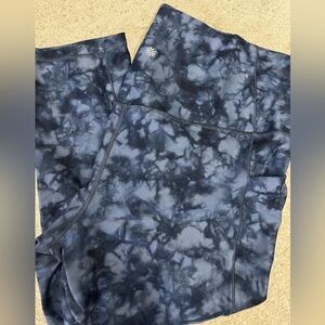 Athleta salutation stash legging 7/8 length